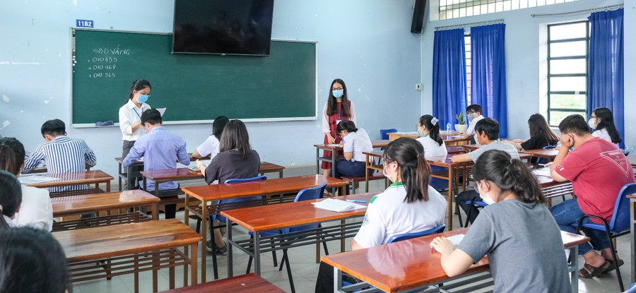 Phòng dịch nghiêm ngặt trong buổi thi đầu tiên ảnh 6 Phòng dịch nghiêm ngặt trong buổi thi đầu tiên ảnh 6