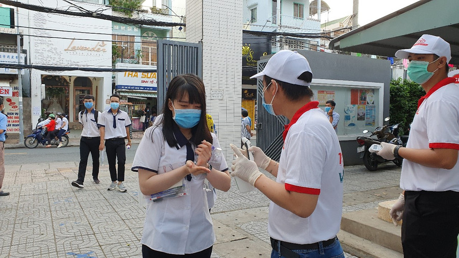 Phòng dịch nghiêm ngặt trong buổi thi đầu tiên ảnh 1 Phòng dịch nghiêm ngặt trong buổi thi đầu tiên ảnh 1