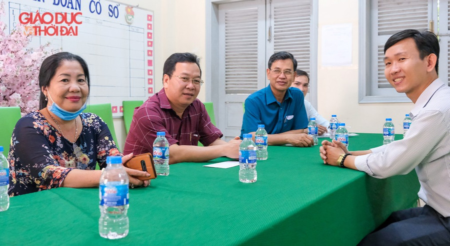Cần Thơ: Thăm hỏi, động viên cán bộ làm nhiệm vụ tại các điểm thi
