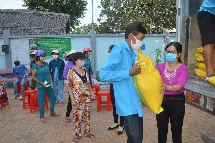 Sóc Trăng: Một doanh nghiệp hỗ trợ gần 60 tấn gạo cho người nghèo ảnh 1