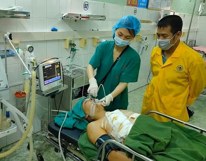 Cứu sống bệnh nhân bị dao chém rách phổi