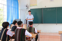 a3-daklak-thay-giao-vao-rung-tim-hoc-sinh-ve-on-thi.jpg