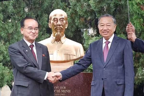 Tổng Bí thư Tô Lâm dự Lễ khánh thành tượng Chủ tịch Hồ Chí Minh tại Triều Tiên