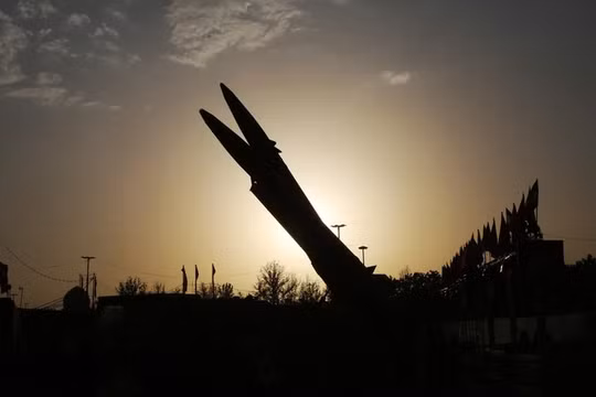 Tên lửa đạn đạo Zolfaghar và Qadr của Iran.