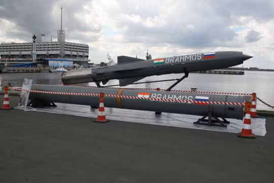 Tên lửa hành trình siêu thanh BrahMos.