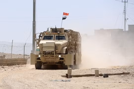 Một xe bọc thép của lực lượng vũ trang Iraq.