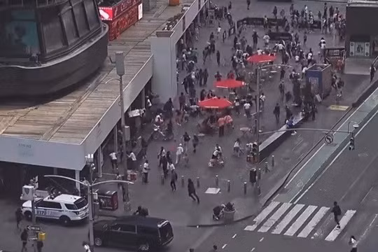 Xả súng gây hoảng loạn tại Quảng trường Thời đại ở thành phố New York của Mỹ, ngày 18/6/2026.
