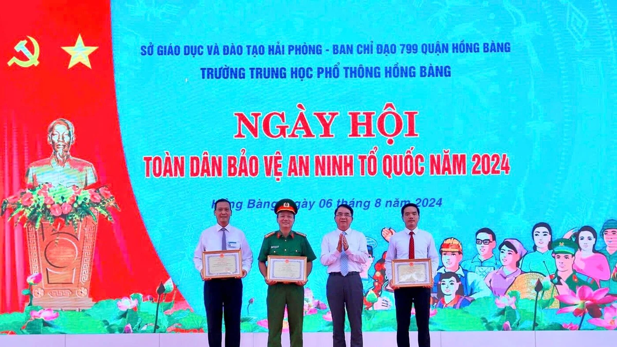 Sôi nổi &apos;Ngày hội toàn dân bảo vệ an ninh Tổ quốc năm 2024&apos; trong trường học