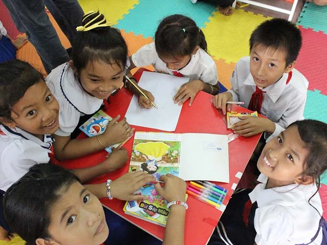 “Đọc thư viện” của thầy trò Trường Tiểu học Thuận Hòa (huyện Cầu Ngang, tỉnh Trà Vinh).