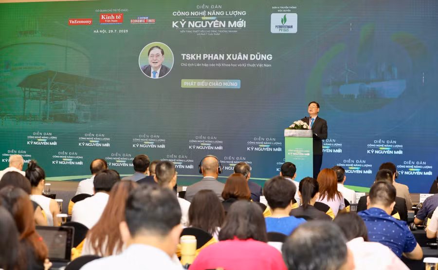 Quang cảnh diễn đàn.