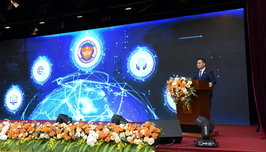 Phát biểu tại sự kiện ra mắt, Thứ trưởng Bộ Tài chính Bùi Văn Khắng nhấn mạnh, đây là một bước tiến thiết thực và đầy ý nghĩa, diễn ra vào thời điểm quan trọng đối với đất nước và ngành tài chính. quality-restoration-20250627133404783.jpg
