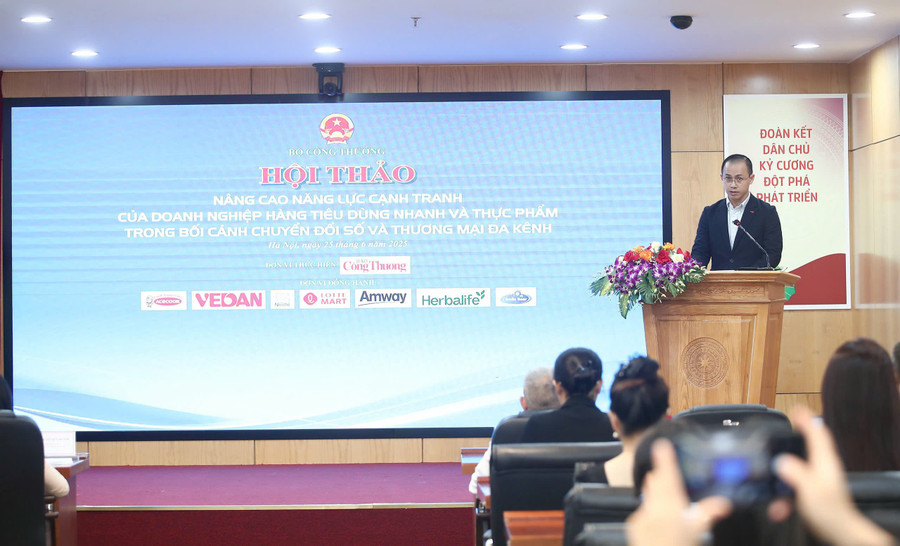 Ông Đào Thanh Tùng - Trưởng bộ phận Thương mại điện tử - Lotte Mart Việt Nam cho hay, thương mại điện tử đã trở thành cấu phần cốt lõi trong chiến lược phát triển của ngành bán lẻ hiện đại, không còn đơn thuần là một kênh bán hàng mới. z6741264814810-08c36d1cabc8003723b559d28784a656.jpg