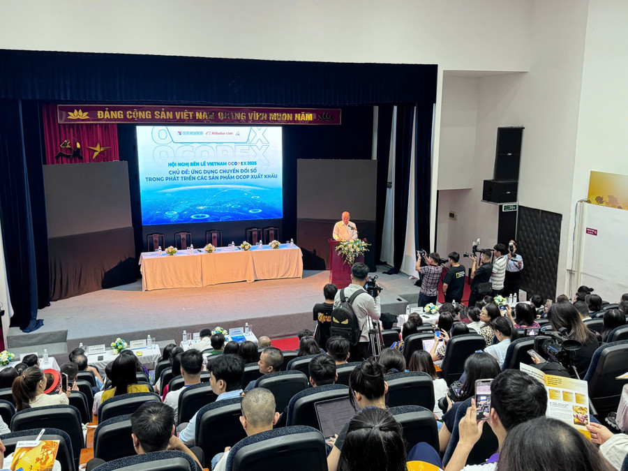Quang cảnh hội nghị.