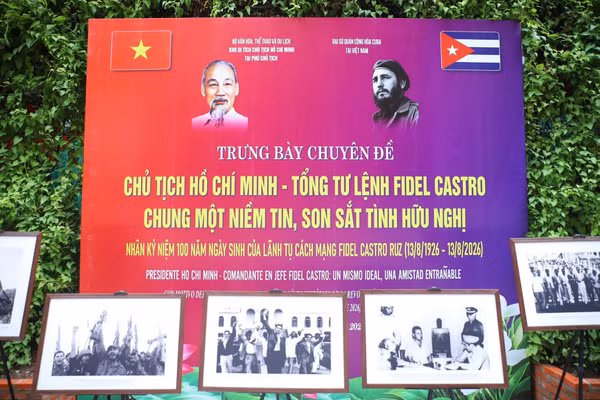 Triển lãm trưng bày nhiều bức ảnh tư liệu quý về mối quan hệ hữu nghị đặc biệt giữa Việt Nam và Cuba - Ảnh: Việt Hùng (Bộ VH,TT&DL).