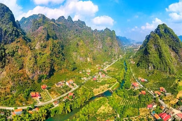 Ải Chi Lăng nhìn từ trên cao - Ảnh: ITN.