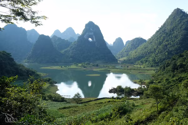 Núi Mắt Thần thuộc Công viên địa chất Non nước Cao Bằng - Ảnh: TITC.