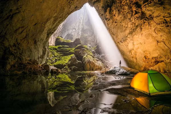 Hang Sơn Đoòng (Di sản thiên nhiên thế giới VQG Phong Nha - Kẻ Bàng) - Ảnh: Oxalis Adventure