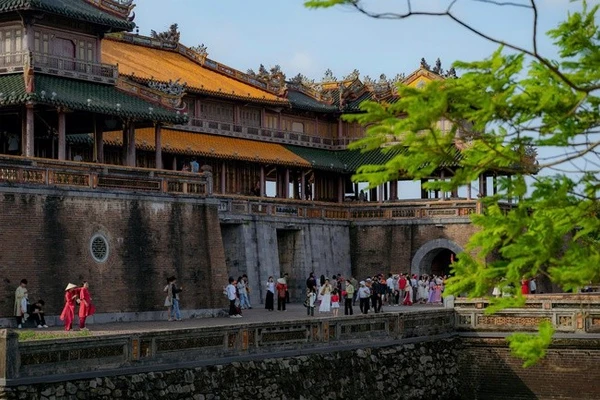 Hội đồng khoa học thẩm định Quy hoạch bảo quản, tu bổ, phục hồi Quần thể Di tích Cố đô Huế gồm 20 thành viên - Ảnh: Bộ VHTT&DL.