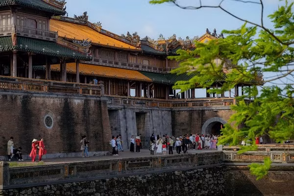 Hội đồng khoa học thẩm định Quy hoạch bảo quản, tu bổ, phục hồi Quần thể Di tích Cố đô Huế gồm 20 thành viên - Ảnh: Bộ VHTT&DL.