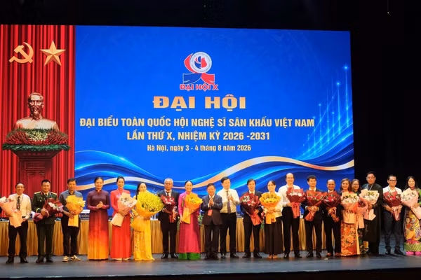 Ban Chấp hành Hội Nghệ sĩ Sân khấu Việt Nam gồm 20 thành viên.