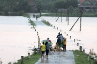 Quảng Bình: Nước lũ đã chia cắt hai huyện miền núi ảnh 2