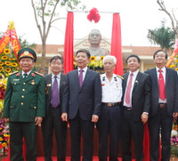 Khánh thành tượng đài Đại tướng tại Trường THPT chuyên Võ Nguyên Giáp Quảng Bình ảnh 4 Khánh thành tượng đài Đại tướng tại Trường THPT chuyên Võ Nguyên Giáp Quảng Bình ảnh 4