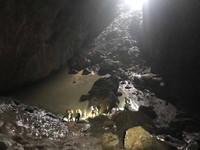 Chuyên gia hang động Hoàng gia Anh nói về lắp thang vượt thạch nhũ hang Sơn Đoòng ảnh 3 Chuyên gia hang động Hoàng gia Anh nói về lắp thang vượt thạch nhũ hang Sơn Đoòng ảnh 3