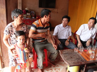 Quảng Bình: Lãnh đạo Sở GD&ĐT thăm và chia sẻ cùng các trường bị ngập lụt ảnh 10 Quảng Bình: Lãnh đạo Sở GD&ĐT thăm và chia sẻ cùng các trường bị ngập lụt ảnh 10