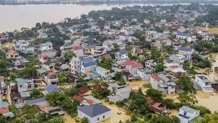 Hàng nghìn căn nhà ở Thanh Hoá chìm trong biển nước.