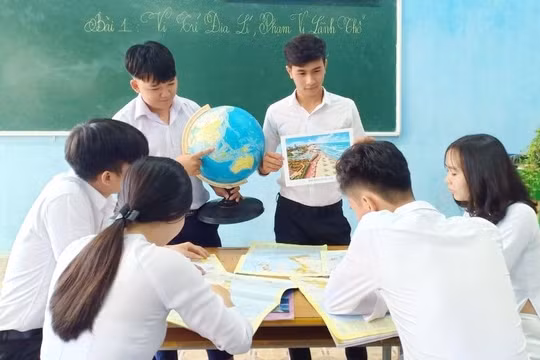 Giờ học Địa lí của học sinh của Trung tâm giáo dục thường xuyên Sa Đéc (Đồng Tháp).