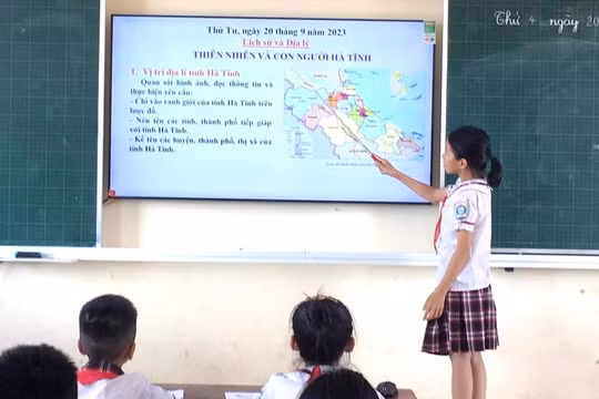 Dạy và học Địa lí là cần chuyển từ cách dạy học sinh “đọc những gì có trên bản đồ” sang dạy học sinh “hiểu khái quát bản đồ được tạo ra như thế nào và vì sao nó được tạo ra như vậy?”. Ảnh minh họa/internet.