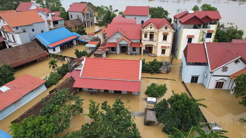 Ghi nhận vào ngày 14/9, tuy nước trên sông Cà Lồ đang rút nhưng một số thôn như Lương Phúc, thôn Tăng Long của xã Việt Long (huyện Sóc Sơn, Hà Nội) nhiều điểm vẫn còn nước ngập cao. 3.jpeg