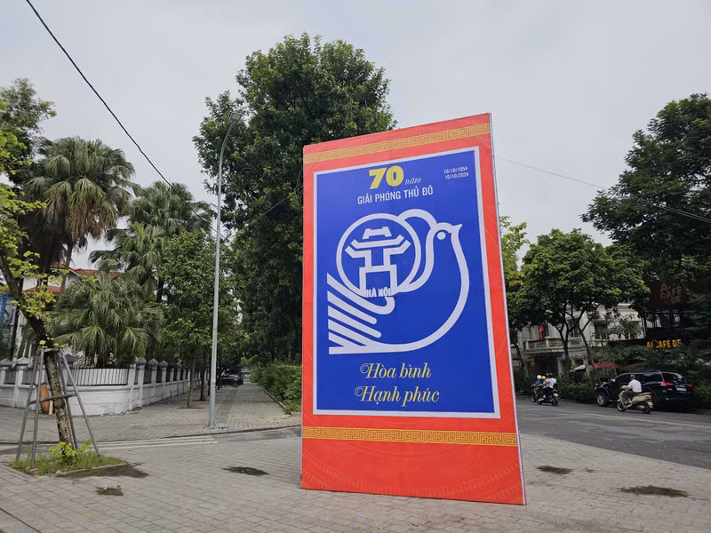 Với danh hiệu "thành phố vì Hòa bình" Hà Nội, từng người dân Thủ đô luôn tự hào về bề dày lịch sử và cảnh quan nơi mình sống. 6.jpeg