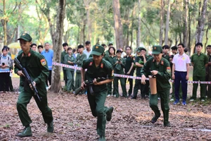 Học sinh THPT ở Vĩnh Long tranh tài nhiều nội dung trong Hội thao Giáo dục quốc phòng và an ninh học sinh THPT lần thứ I năm 2026. (Ảnh: ĐH Trà Vinh).