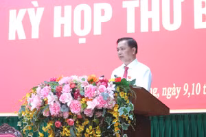 Bí thư Tỉnh ủy Vĩnh Long Trần Văn Lâu phát biểu chỉ đạo tại kỳ họp.