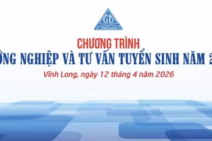 Báo GD&TĐ, Sở GD&ĐT Vĩnh Long và Trường ĐH Cửu Long hướng nghiệp cho hàng nghìn HS