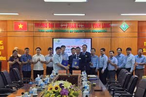 Lãnh đạo hai đơn vị ký kết thỏa thuận hợp tác hướng đến nâng chất lượng nguồn nhân lực.