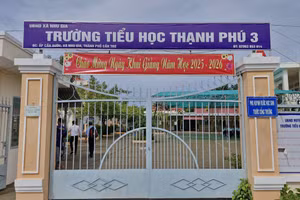 Trường Tiểu học Thạnh Phú 3 được xây dựng trên phần đất chùa Prêk On Đơk hiến tặng.
