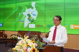 Ông Nguyễn Văn Khởi - Phó Chủ tịch UBND TP Cần Thơ phát biểu tại diễn đàn.