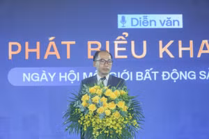 Ông Trần Văn Bình, Phó Chủ tịch kiêm Tổng Thư ký VARS phát biểu khai mạc ngày hội.