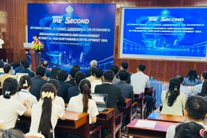 Quang cảnh Hội thảo khoa học quốc tế sinh viên kinh tế tổ chức tại Trường Kinh tế - Đại học Cần Thơ.