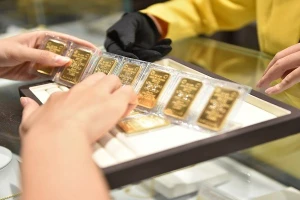 Giá vàng ngày cuối tuần 7/9 ở mức 135,4 triệu đồng/lượng