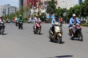 Thời tiết hôm nay 2/5: Bắc Bộ ngày nắng, Nam Bộ nhiều mây, mưa rào đến mưa to