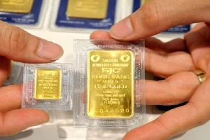 Giá vàng hôm nay 27/3: Đồng loạt giảm