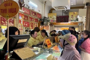 Giá vàng cuối tuần 31/8 tăng kỷ lục 1 triệu 700 ngàn đồng/lượng