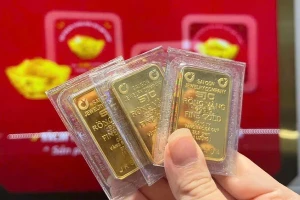 Giá vàng ngày cuối tháng 31/10 lại đảo chiều giảm 300 ngàn đồng, thế giới giảm