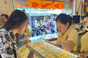 Giá vàng ngày đầu tuần 20/10 ổn định mốc 151 triệu đồng/lượng, thế giới đi ngang