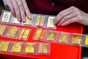 Giá vàng đầu tuần 19/5 trong nước ổn định khi thế giới đi ngang
