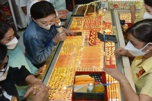Giá vàng hôm nay 13/5 đột ngột giảm rất mạnh gần 3 triệu đồng/lượng