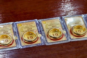 Giá vàng hôm nay 13/8 vàng nhẫn có sự điều chỉnh, thế giới tiếp đà giảm